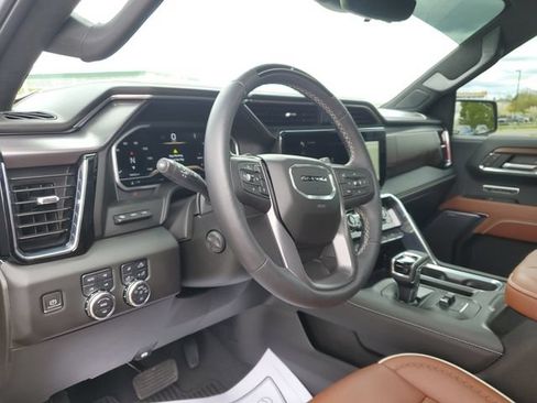 Used 2024 GMC Sierra 1500 Denali Ultimate AWD/4WD image 8