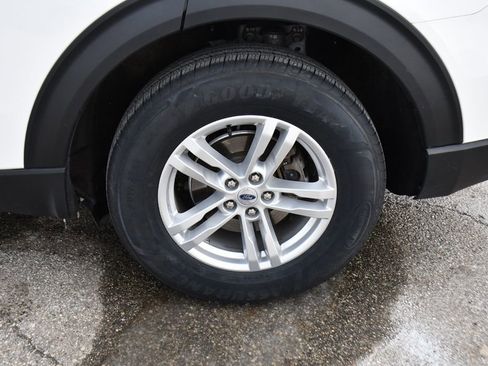 Used 2022 Ford Explorer XLT w/ Equipment Group 202A image 23