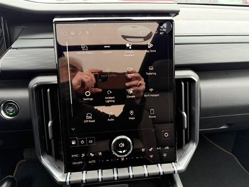 New 2026 GMC Acadia AT4 w/ Luxury Package image 18