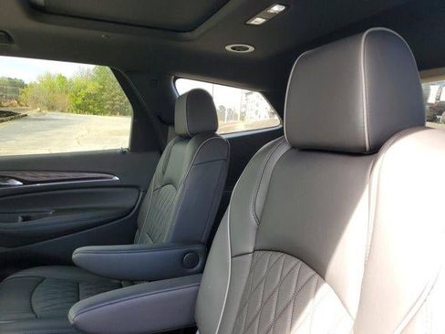 Used 2024 Buick Enclave Avenir w/ Avenir Technology Package image 10