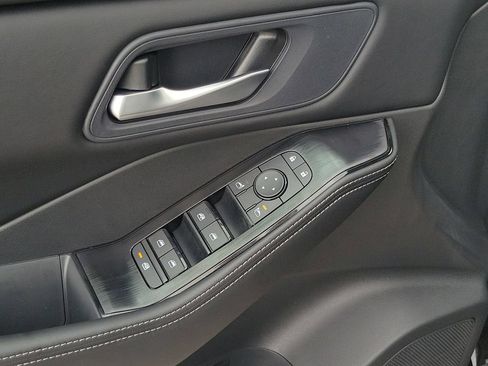 New 2026 Nissan Rogue SV FWD image 23