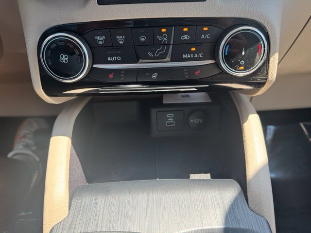 Used 2022 Ford Escape SE w/ Cold Weather Package AWD/4WD image 32