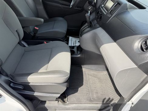 Used 2020 Nissan NV200 SV image 8