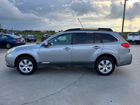 Used 2011 Subaru Outback 2.5i Premium AWD/4WD image 7