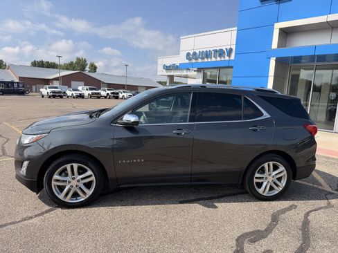 Used 2019 Chevrolet Equinox Premier AWD/4WD image 2