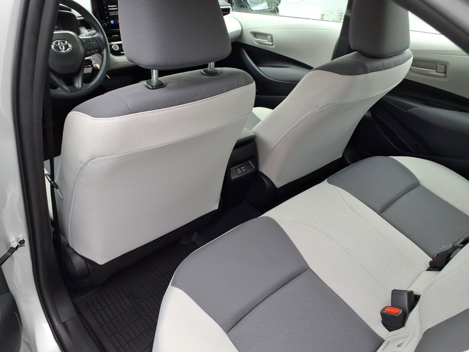 Used 2024 Toyota Corolla LE FWD image 7