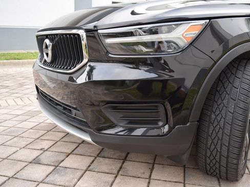 Used 2020 Volvo XC40 T5 Momentum w/ Protection Package Premier image 14
