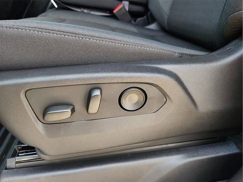 New 2026 GMC Sierra 1500 SLE w/ Preferred Package image 12