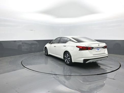Used 2022 Nissan Altima 2.5 SV FWD image 5