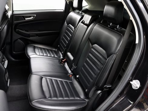 Used 2023 Ford Edge SEL image 11