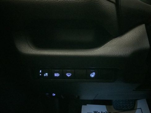 Used 2020 Toyota RAV4 XLE w/ XLE Grade Weather Package AWD/4WD image 24
