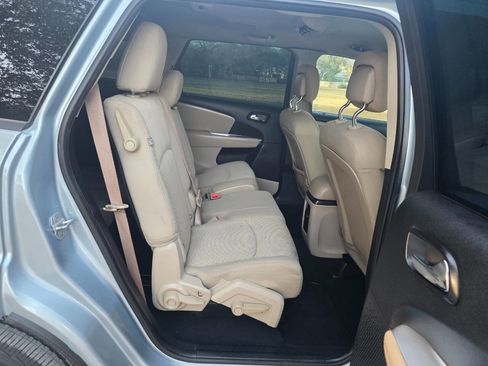 Used 2013 Dodge Journey SXT w/ Flexible Seating Group image 18