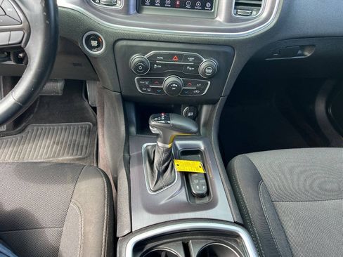 Used 2018 Dodge Charger SXT RWD image 13