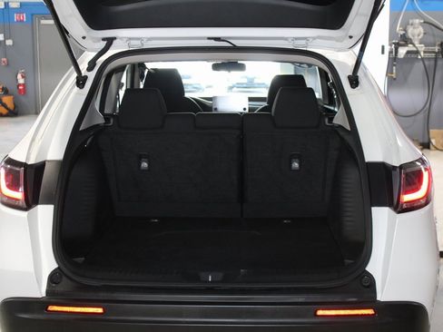 Used 2023 Honda HR-V LX image 39