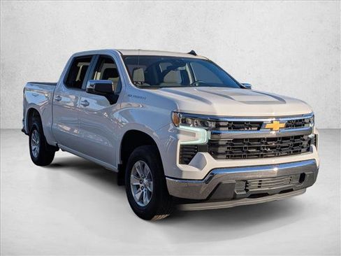 Used 2023 Chevrolet Silverado 1500 LT image 2