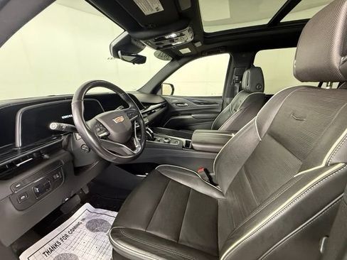 Used 2021 Cadillac Escalade ESV Sport RWD image 16