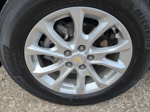 Used 2021 Chevrolet Equinox LT FWD image 22