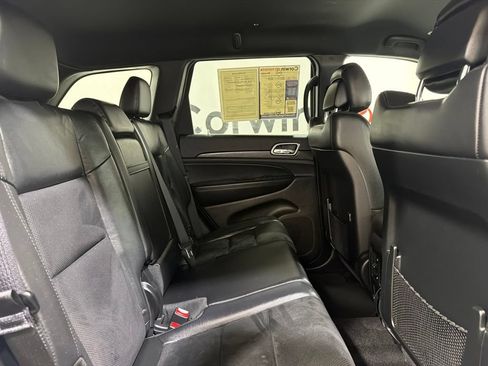 Used 2018 Jeep Grand Cherokee Altitude AWD/4WD image 15