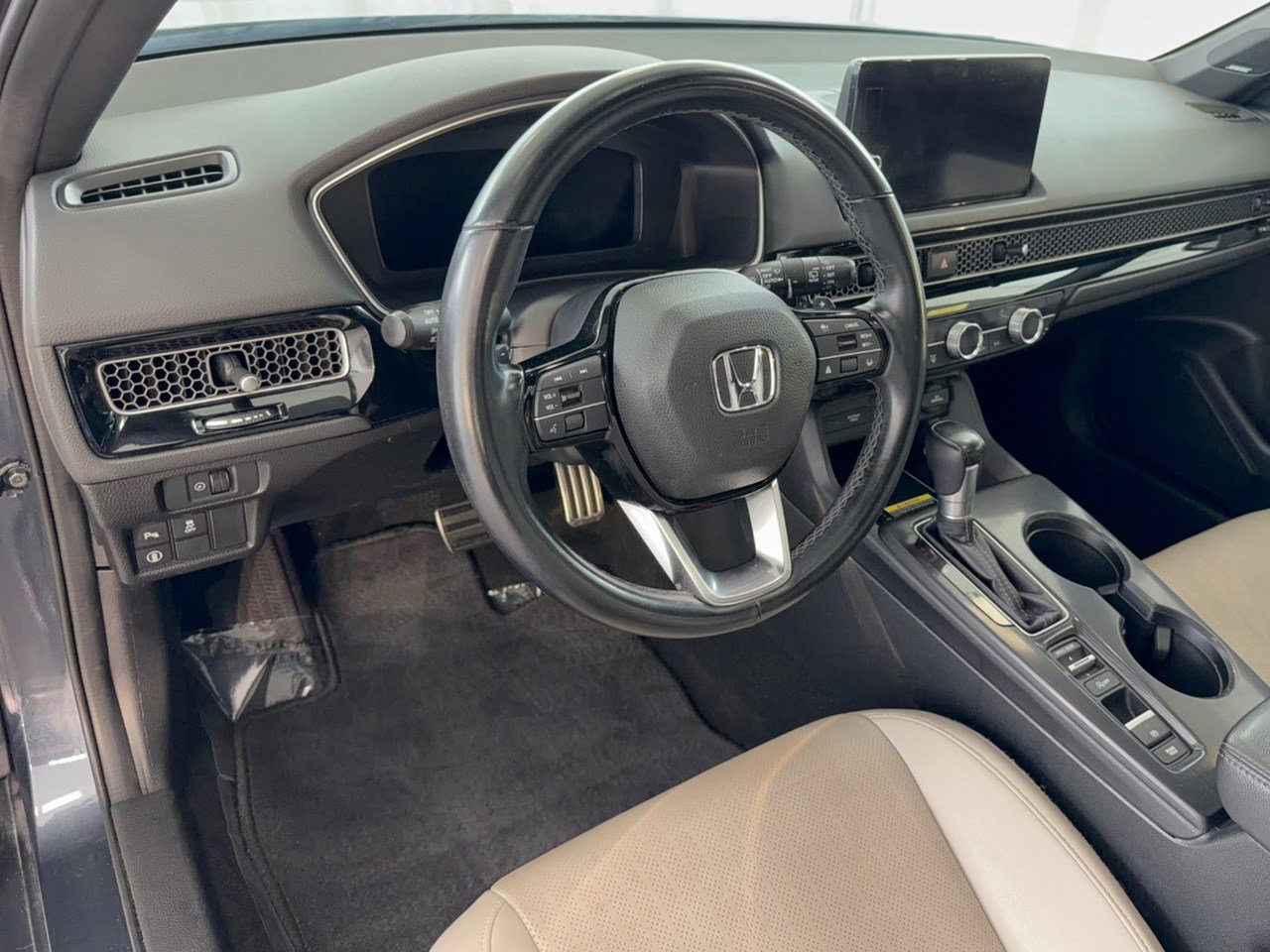 Used 2022 Honda Civic Sport Touring image 4