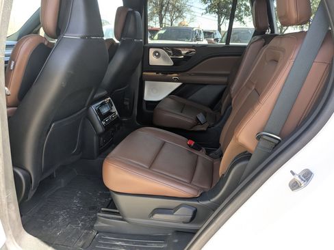 Used 2023 Lincoln Aviator Reserve w/ Equipment Group 201A image 20