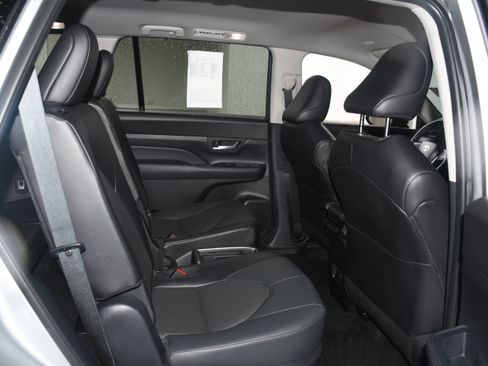 Certified 2025 Toyota Grand Highlander FWD image 18