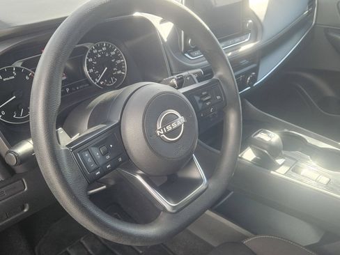 Used 2024 Nissan Rogue S FWD image 15