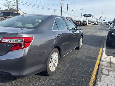 Used 2013 Toyota Camry XLE w/ Leather Pkg image 7