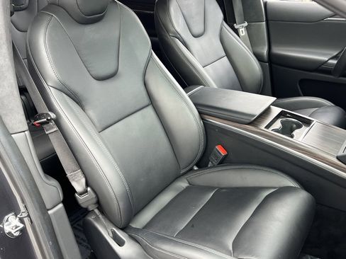 Used 2023 Tesla Model X image 31