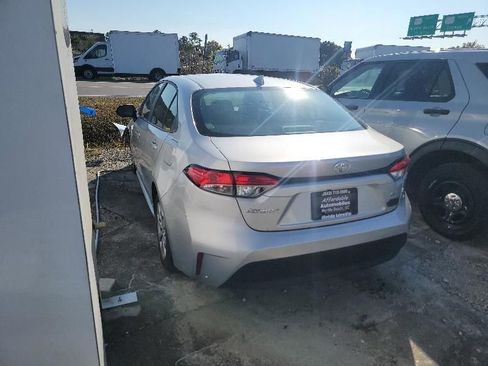 Used 2024 Toyota Corolla LE FWD image 7