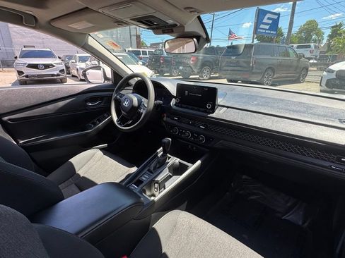 Used 2023 Honda Accord EX image 9