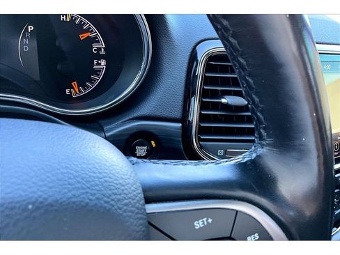 Used 2021 Jeep Grand Cherokee Limited w/ Sun & Sound Group AWD/4WD image 21