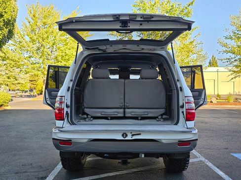 Used 2003 Toyota Land Cruiser w/ Convenience Pkg AWD/4WD image 29