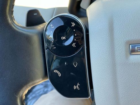 Used 2020 Land Rover Discovery SE image 37