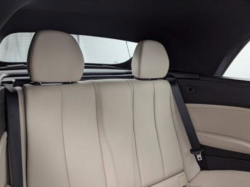 Used 2015 BMW M235i Convertible image 17