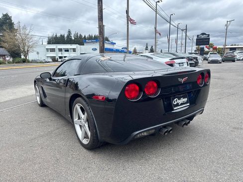 Used 2006 Chevrolet Corvette Coupe RWD image 2