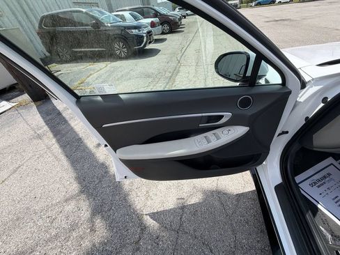 Used 2025 Hyundai Sonata SEL FWD image 13