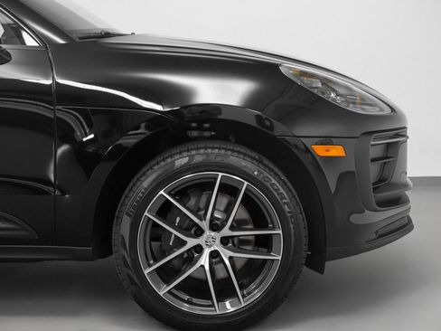 Used 2025 Porsche Macan image 14