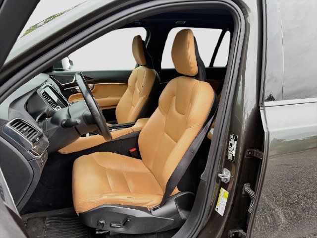Used 2018 Volvo XC90 T5 Momentum w/ Convenience Package AWD/4WD image 12