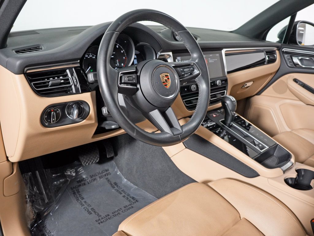 Certified 2023 Porsche Macan AWD/4WD image 4