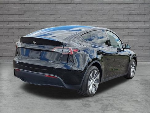 Used 2023 Tesla Model Y Long Range AWD/4WD image 10