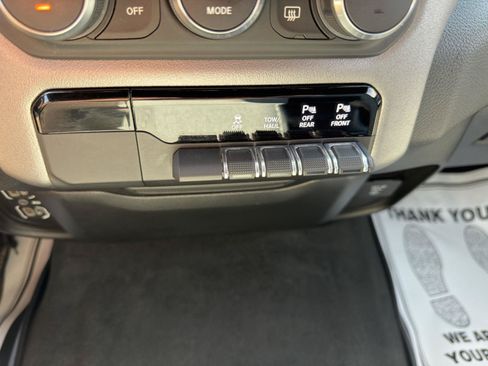 Used 2023 RAM 1500 Big Horn AWD/4WD image 32