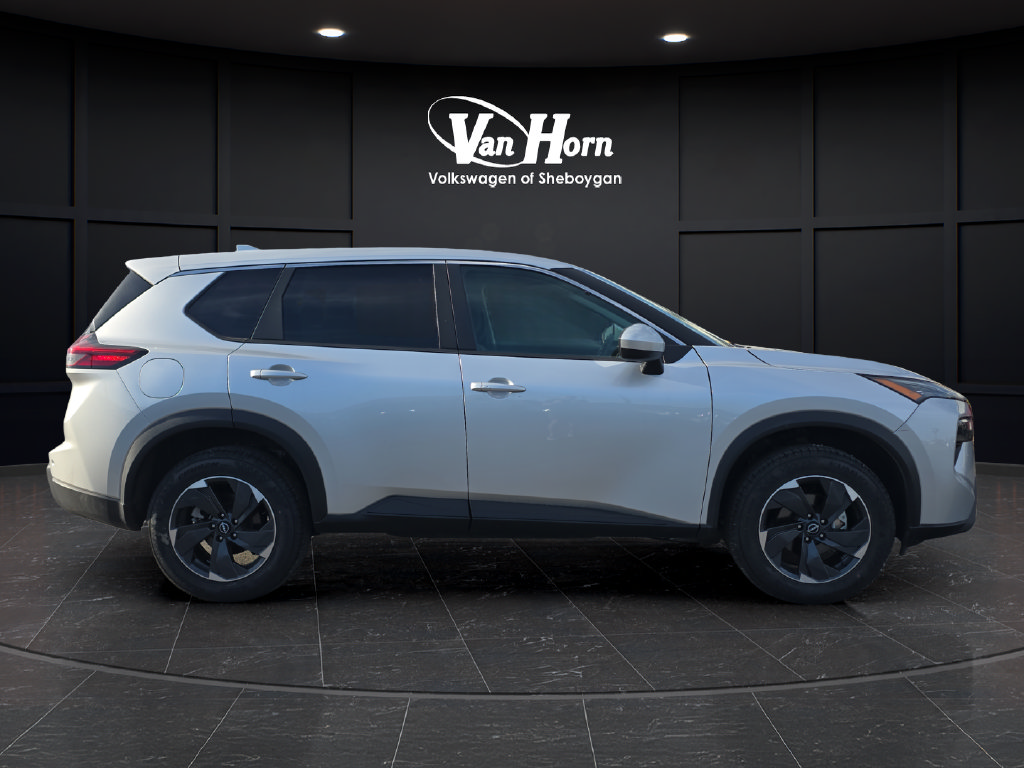 Used 2024 Nissan Rogue SV AWD/4WD image 8