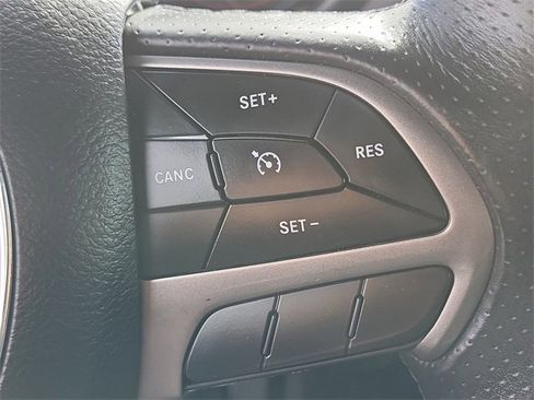 Used 2019 Dodge Challenger SXT w/ Blacktop Package image 9