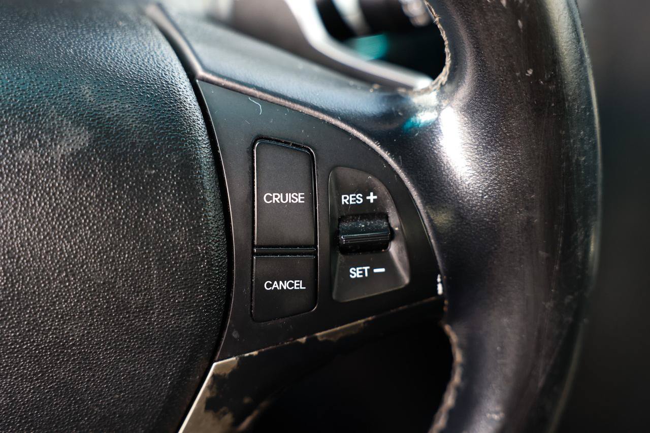 Used 2013 Hyundai Genesis 3.8 RWD image 27