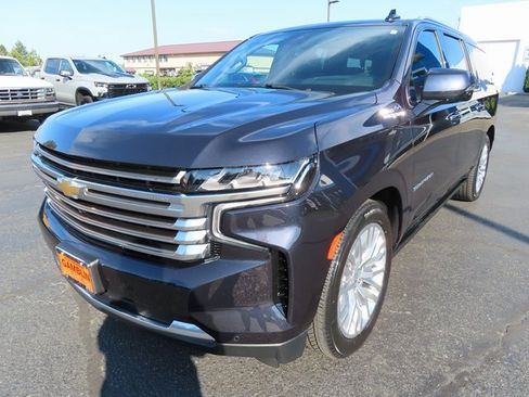 Certified 2023 Chevrolet Suburban High Country image 3
