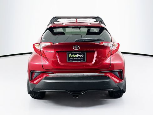 Used 2018 Toyota C-HR XLE image 7