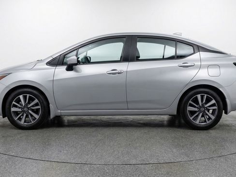 Used 2025 Nissan Versa SV FWD image 5