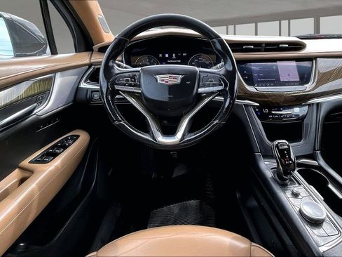 Used 2020 Cadillac XT6 Premium Luxury w/ Platinum Package AWD/4WD image 5