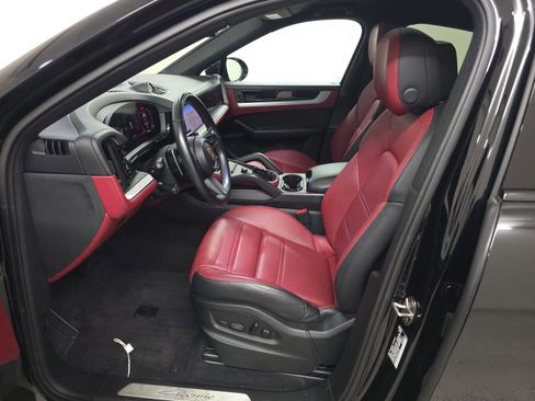 Used 2024 Porsche Cayenne Coupe w/ Premium Package Plus AWD/4WD image 8