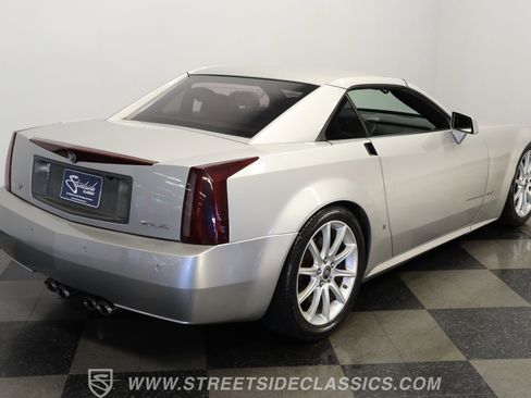Used 2006 Cadillac XLR V image 10